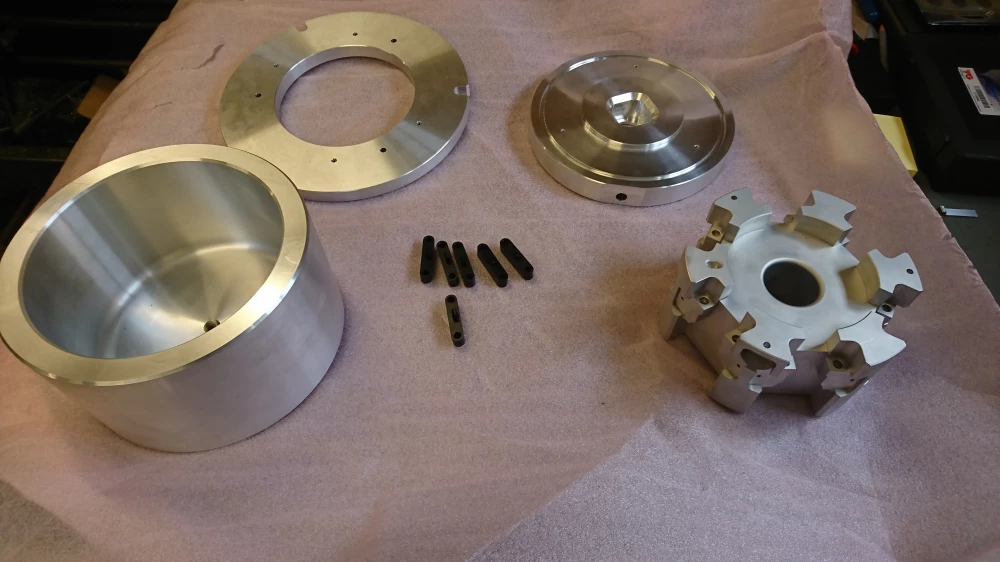 Bagues bronze, vis et rotor inox usinés et remis en état par USINAGE 2J